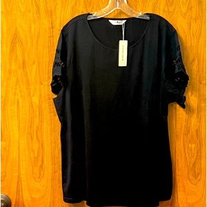 Brand new Agnes Orinda beautiful shirt in EXCELLENT condition